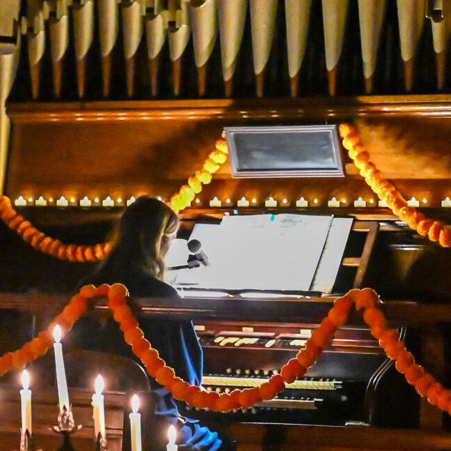 Jo Schornikow Makes the Pipe Organ Intimate